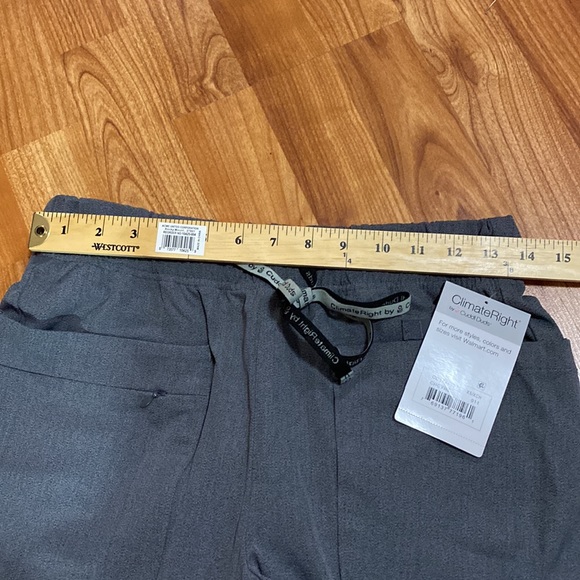 NWT XS ClimateRight by Cuddl Duds 5-Pocket Scrub Joggers - Picture 5 of 5